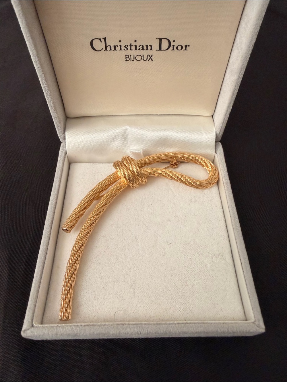 Auth Christian Dior Knot Bow Brooch